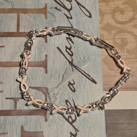 NWOT Breast Cancer Bracelet 7" to 8". - Picture 3 of 4